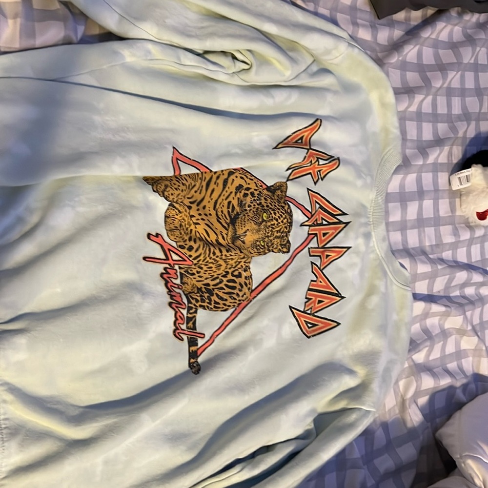 Cute def leopard sweater
